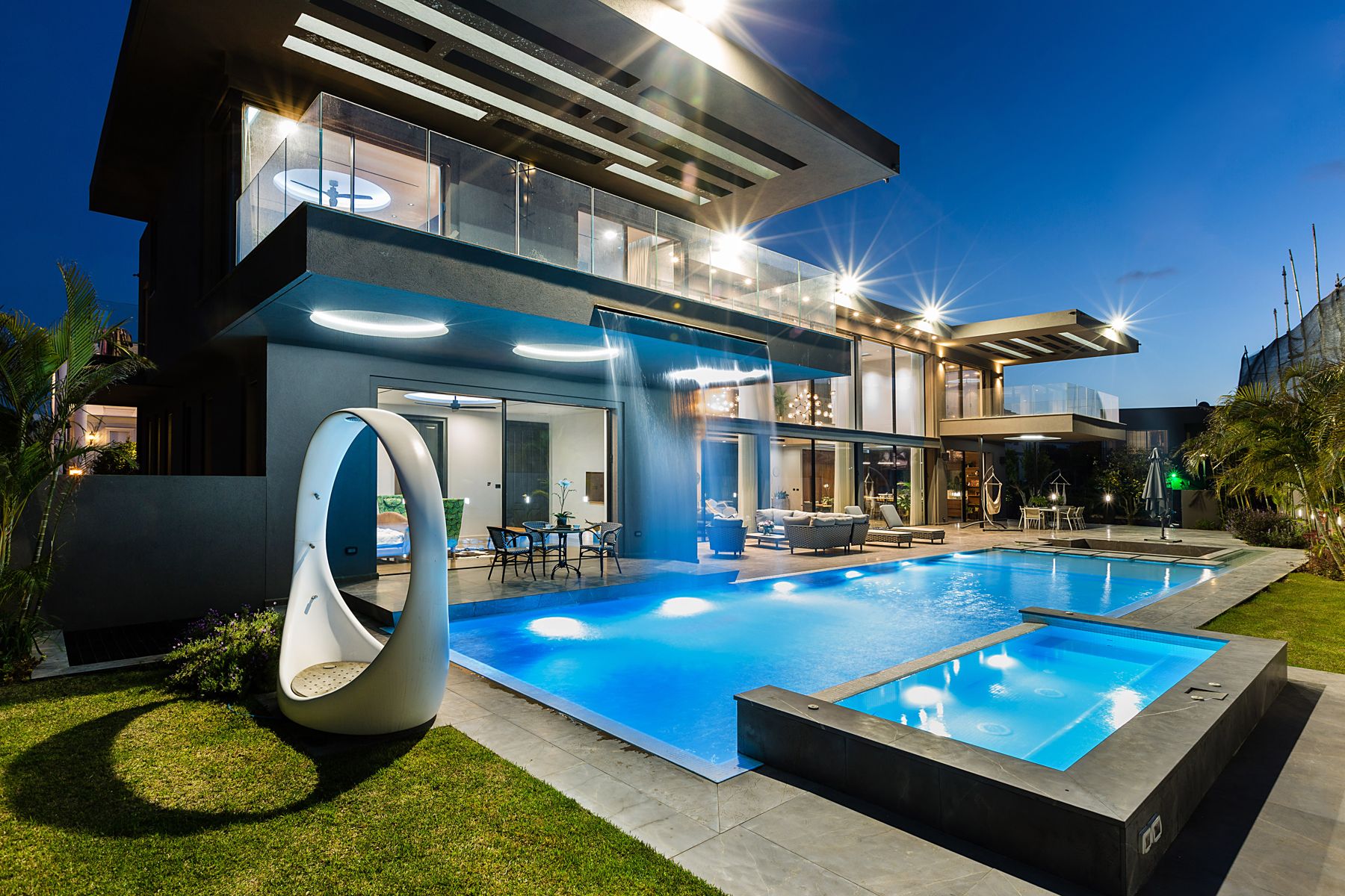 Luxury home with frameless glass pool fence