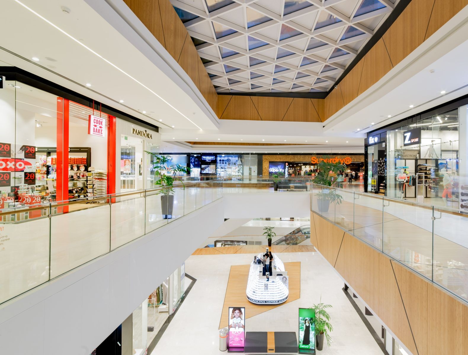 Shopping Malls, Atriums & Mezzanines
